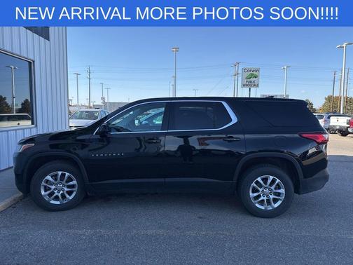 Mosaic Black 2018 Chevrolet Traverse LS