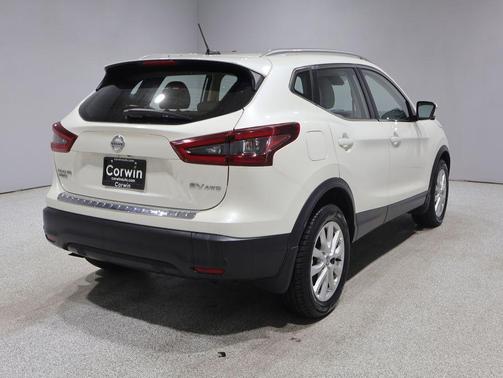 Pearl White Tricoat 2022 Nissan Rogue Sport SV
