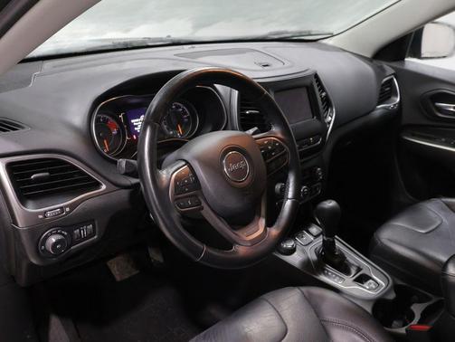 Olive Green Pearlcoat 2021 Jeep Cherokee Latitude Lux