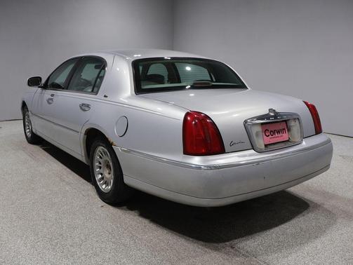 2000 Lincoln Town Car Cartier