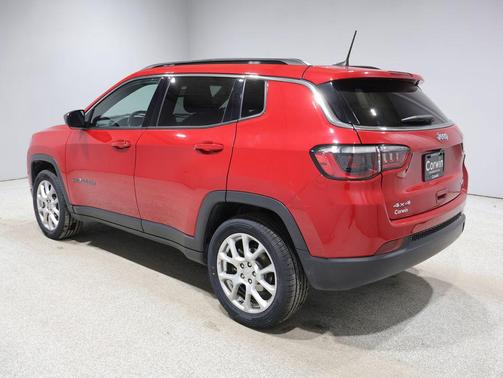 2023 Jeep Compass Latitude Lux