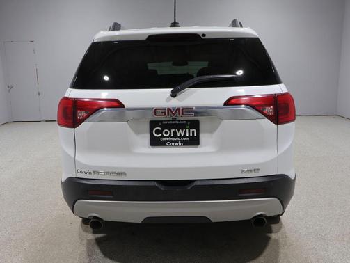 White 2018 GMC Acadia SLT-1