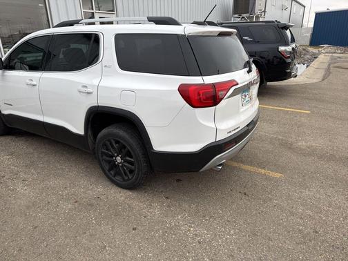 White 2018 GMC Acadia SLT-1