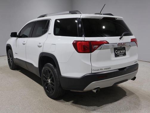 White 2018 GMC Acadia SLT-1