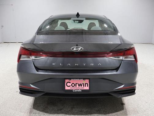 2021 Hyundai ELANTRA SE