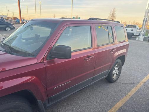 Deep Cherry Red Crystal Pearlcoat 2015 Jeep Patriot Sport