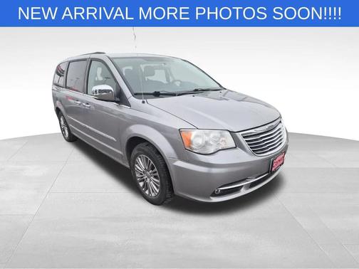 2014 Chrysler Town & Country Touring-L