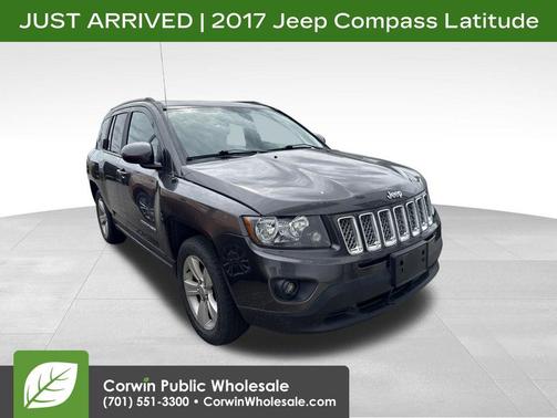 Granite Crystal Metallic Clearcoat 2017 Jeep Compass Latitude