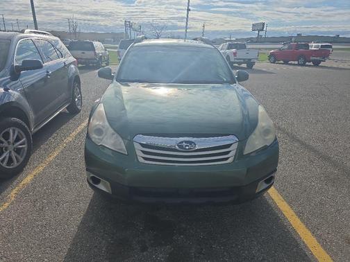 Cypress Green Pearl 2010 Subaru Outback 2.5 i Premium