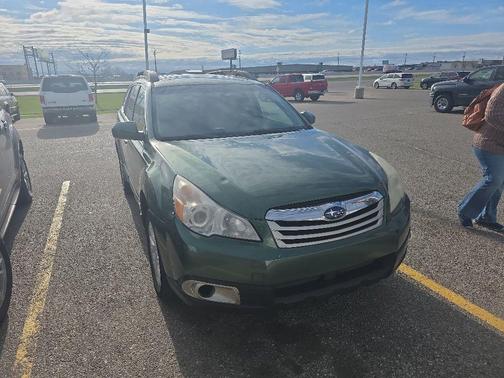 Cypress Green Pearl 2010 Subaru Outback 2.5 i Premium