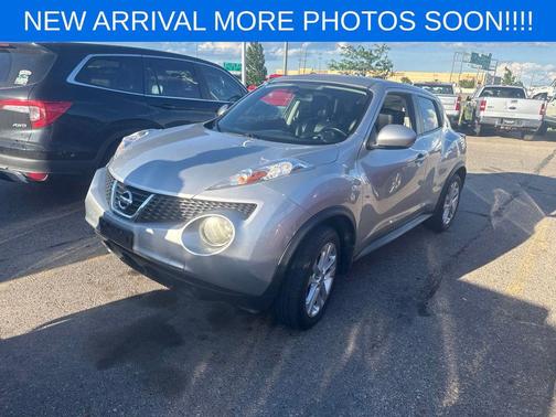 Chrome Silver 2011 Nissan Juke SL