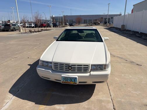 Alpine White 2002 Cadillac Eldorado Collectors Series