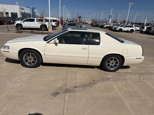 Alpine White 2002 Cadillac Eldorado Collectors Series