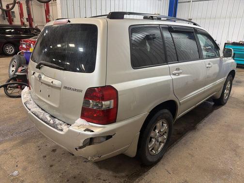 2004 Toyota Highlander Base