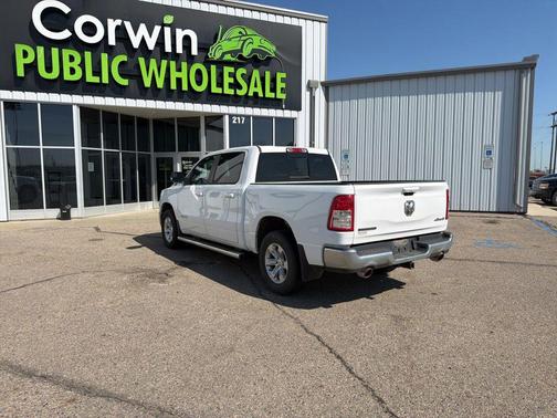 Bright White Clearcoat 2021 RAM 1500 Big Horn/Lone Star