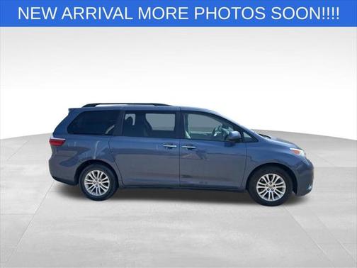 2015 Toyota Sienna L