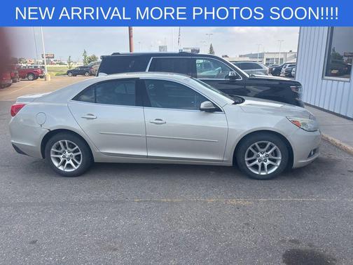 Champagne Silver 2014 Chevrolet Malibu 1LT