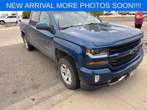 Deep Ocean Blue 2017 Chevrolet Silverado 1500 2LT