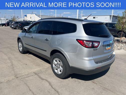Silver Ice 2014 Chevrolet Traverse LS