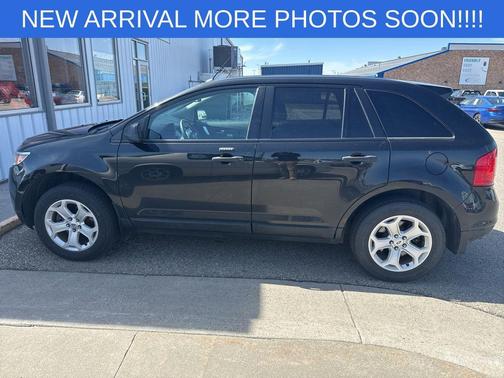 Tuxedo Black 2013 Ford Edge SE