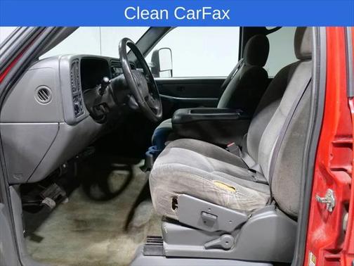 2004 Chevrolet Silverado 2500 LS H/D Crew Cab