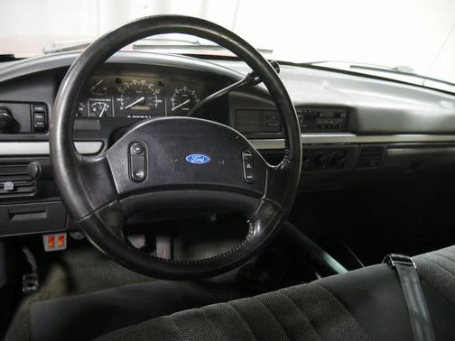 Photo 4 of 28 of 1993 Ford F-150 XL SuperCab