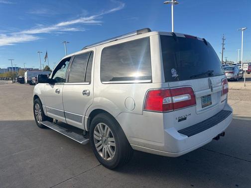 2014 Lincoln Navigator Base
