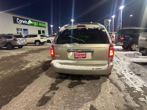2003 Chrysler Town & Country Limited