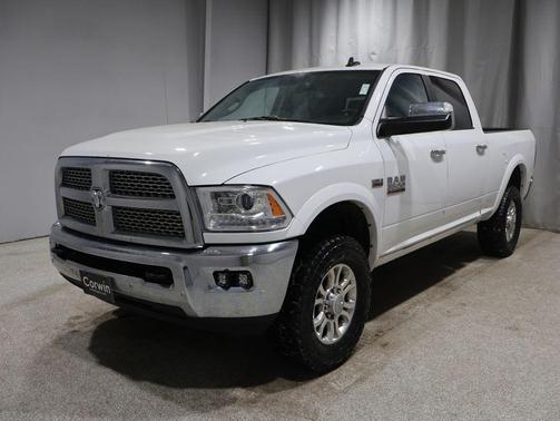 2017 RAM 3500 Laramie Crew Cab 4x4 6'4' Box