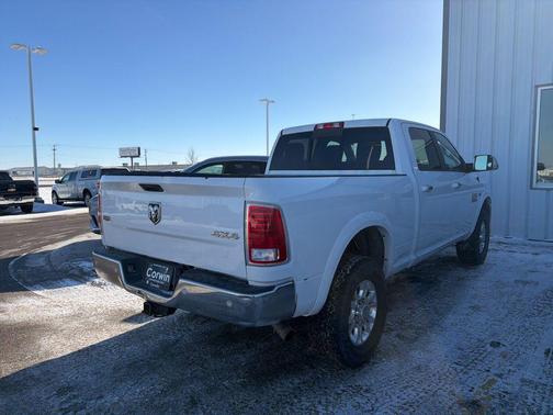 2017 RAM 3500 Laramie Crew Cab 4x4 6'4' Box