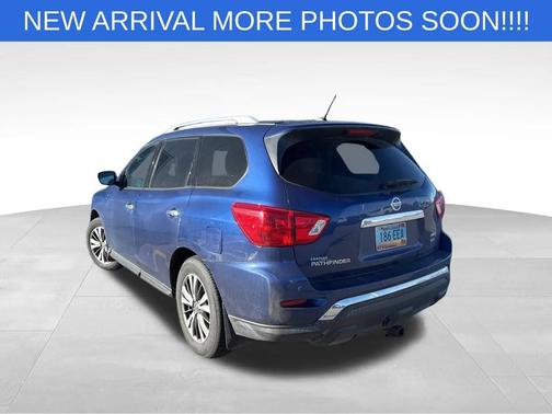 2017 Nissan Pathfinder SV