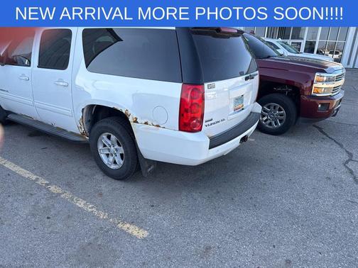 Summit White 2011 GMC Yukon XL 1500 SLT
