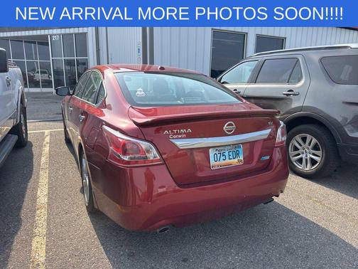 Cayenne Red 2013 Nissan Altima 2.5 SV