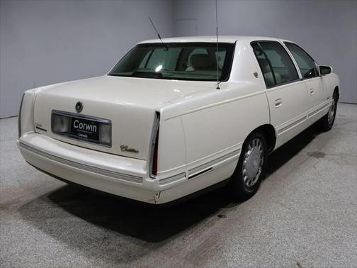 1999 Cadillac DeVille Base