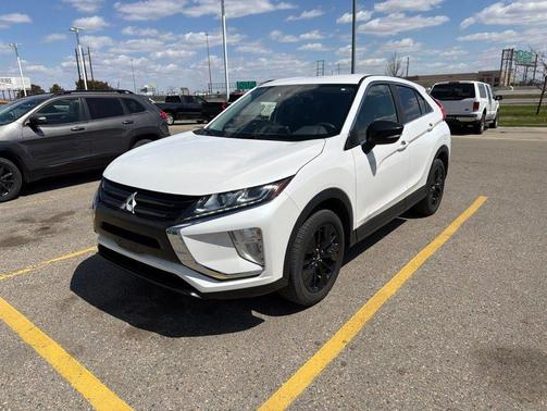 Pearl White 2019 Mitsubishi Eclipse Cross LE