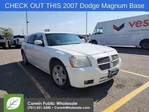 2007 Dodge Magnum Base