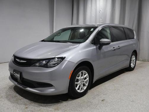 2021 Chrysler Voyager LX