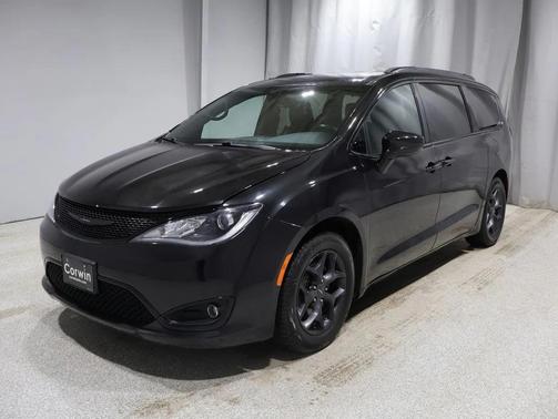 2018 Chrysler Pacifica Touring-L