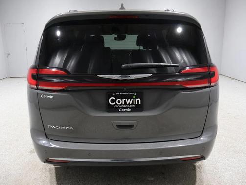 2022 Chrysler Pacifica Touring