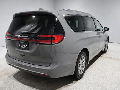 2022 Chrysler Pacifica Touring