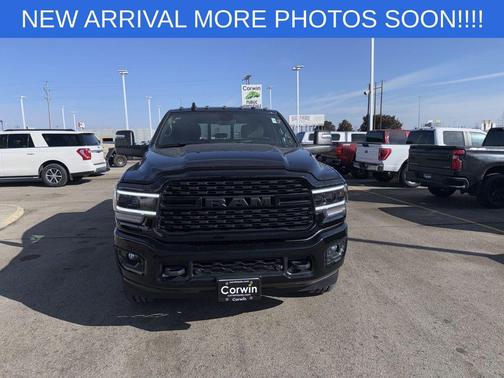 Diamond Black Crystal Pearlcoat 2023 RAM 2500 Big Horn Crew Cab 4x4 6'4' Box