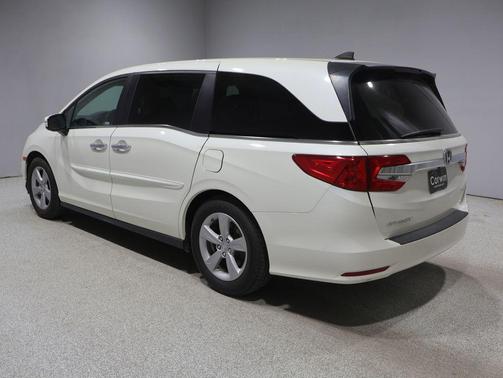 White Diamond Pearl 2019 Honda Odyssey EX