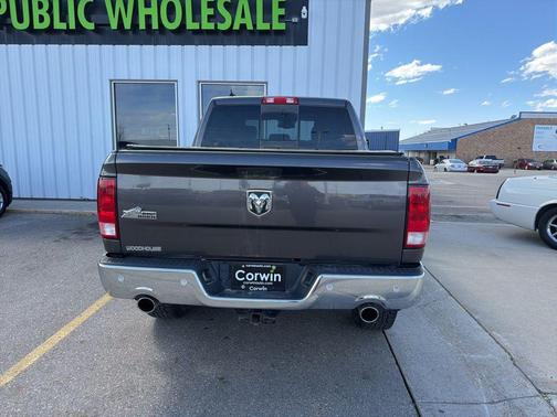Granite Crystal Metallic Clearcoat 2019 RAM 1500 Big Horn