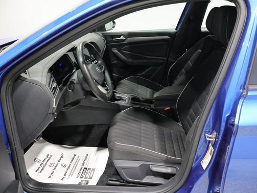 Rising Blue 2024 Volkswagen Jetta 1.5T Sport