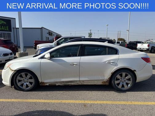 White Diamond Clearcoat 2011 Buick LaCrosse CXL