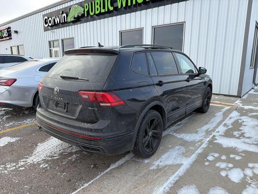 2023 Volkswagen Tiguan 2.0T SE R-Line Black 4MOTION
