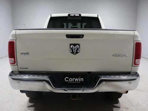 2017 RAM 2500 Laramie Crew Cab 4x4 6'4' Box