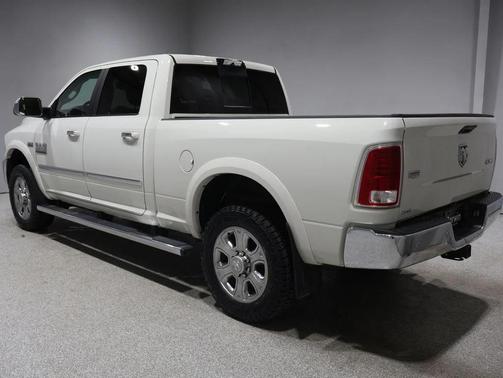 2017 RAM 2500 Laramie Crew Cab 4x4 6'4' Box