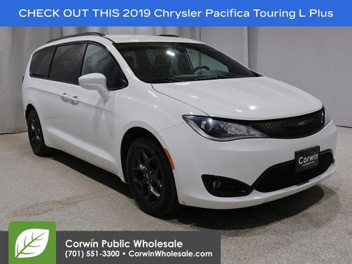 Bright White Clearcoat 2019 Chrysler Pacifica Touring-L Plus