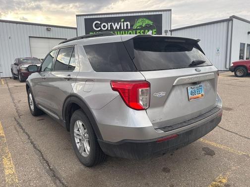 Iconic Silver Metallic 2020 Ford Explorer XLT